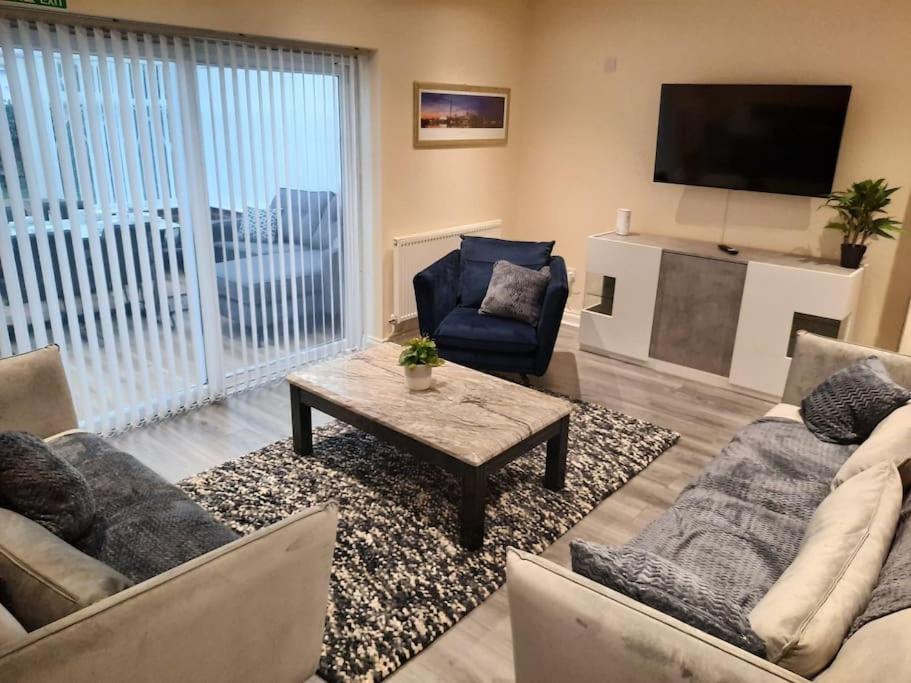 Luxury 5-bed House Near Nec & Bhx Apartment Solihull